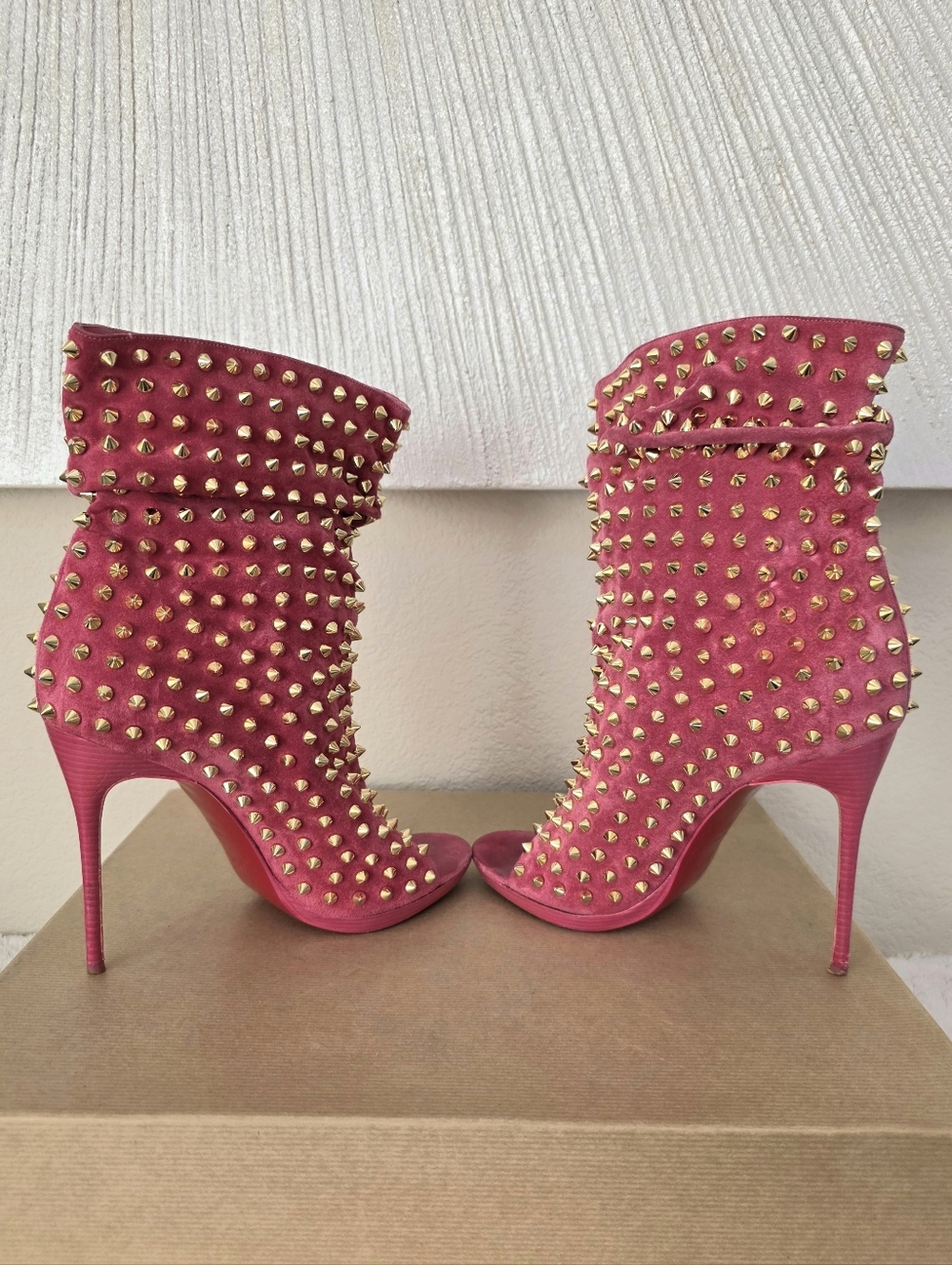 CHRISTIAN LOUBOUTIN Guerilla Pink Suede Gold Spiked Ankle Boots EU 38.5 7.5-8.5 - Picture 6 of 14
